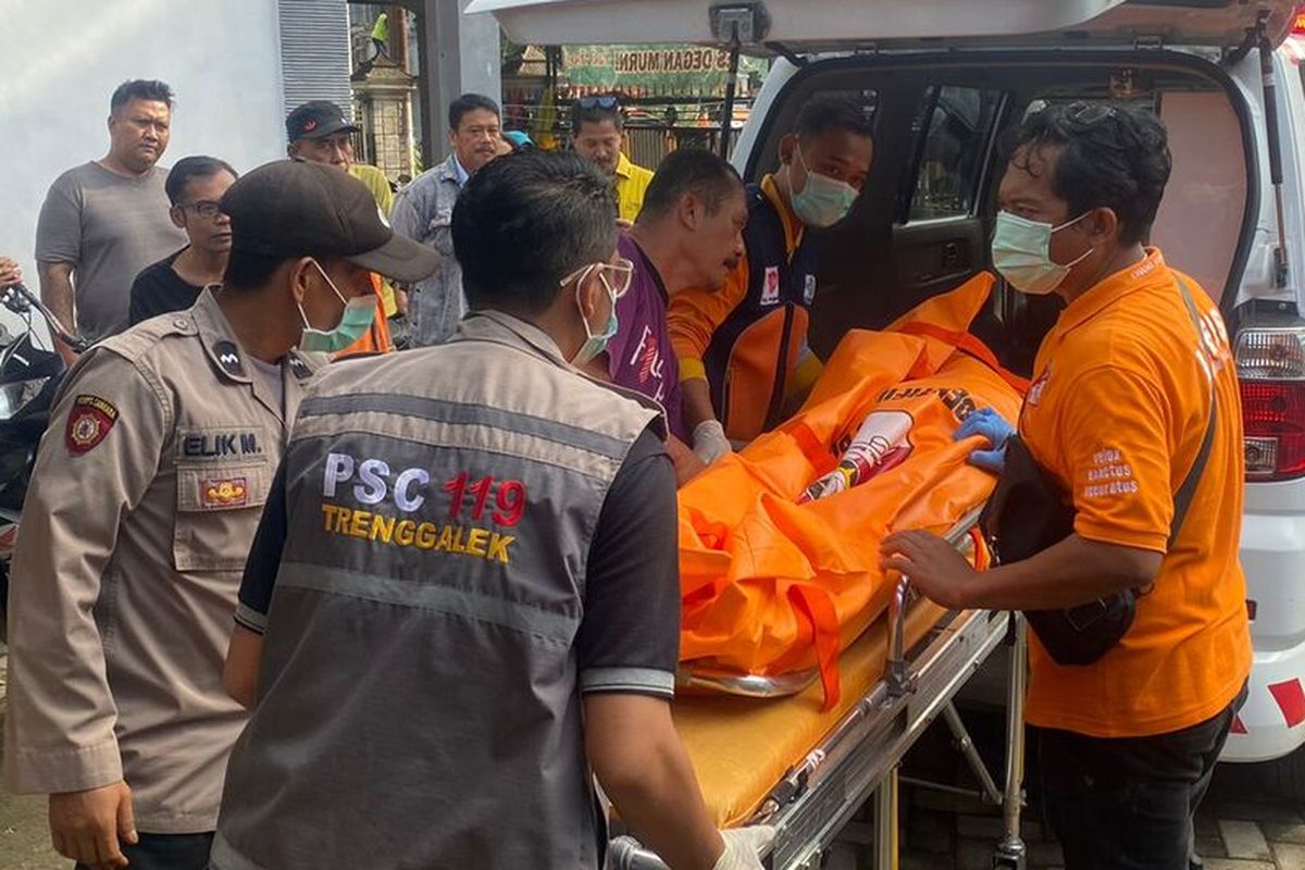 Warga asal Kediri ditemukan tewas di kamar kosnya di Kecamatan Karangan Trenggalek Jawa Timur, Sabtu (21/12/2024).