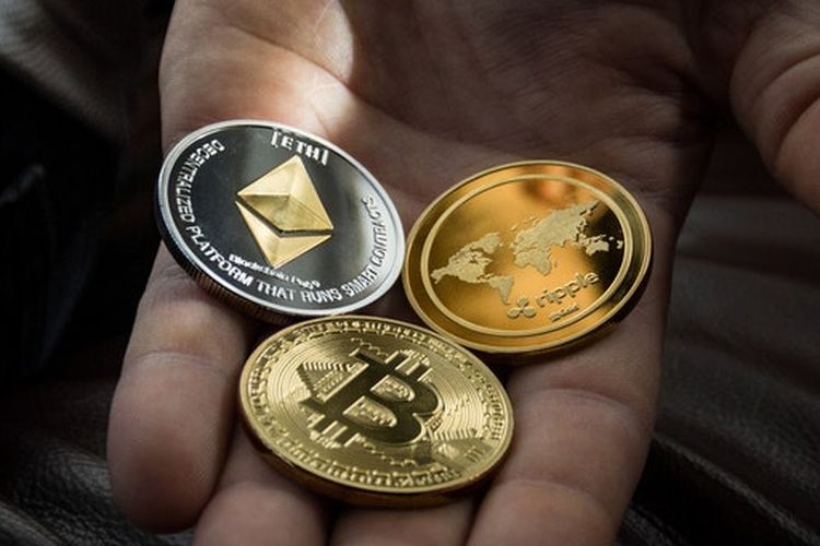 Ilustrasi bitcoin, aset kripto, cryptocurrency. 