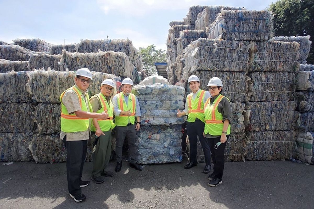 Direktur Pengurangan Sampah pada Direktorat Jenderal Pengelolaan Sampah, Limbah dan Bahan Berbahaya dan Beracun Kementerian LHK Vinda Damayanti Ansjar mengakui bahwa keberadaan fasilitas pengolahan sampah plastik produk Le Minerale efektif dalam mengurangi volume sampah. 