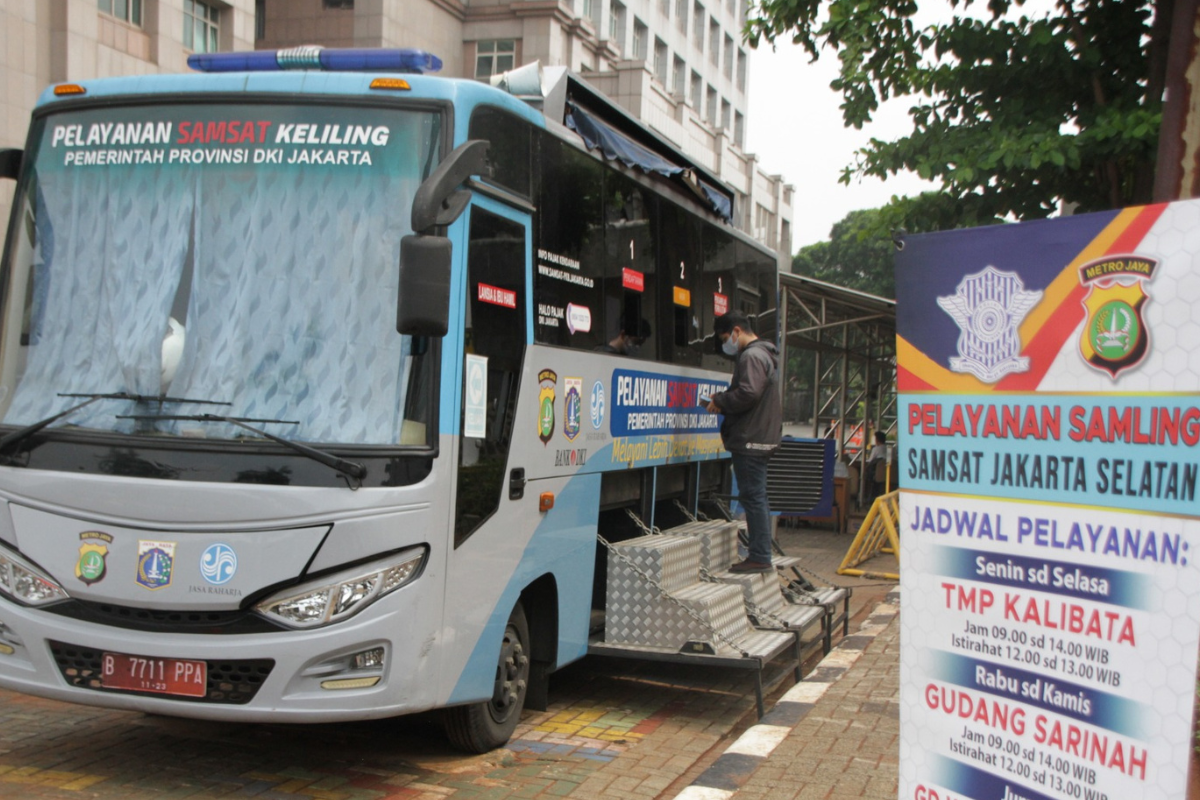 Bus Samsat Keliling di Jakarta Selatan