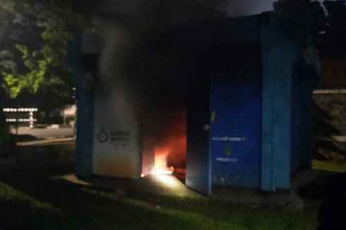 Gardu Listrik di Cilandak Meledak dan Terbakar, Api Dipadamkan oleh Warga