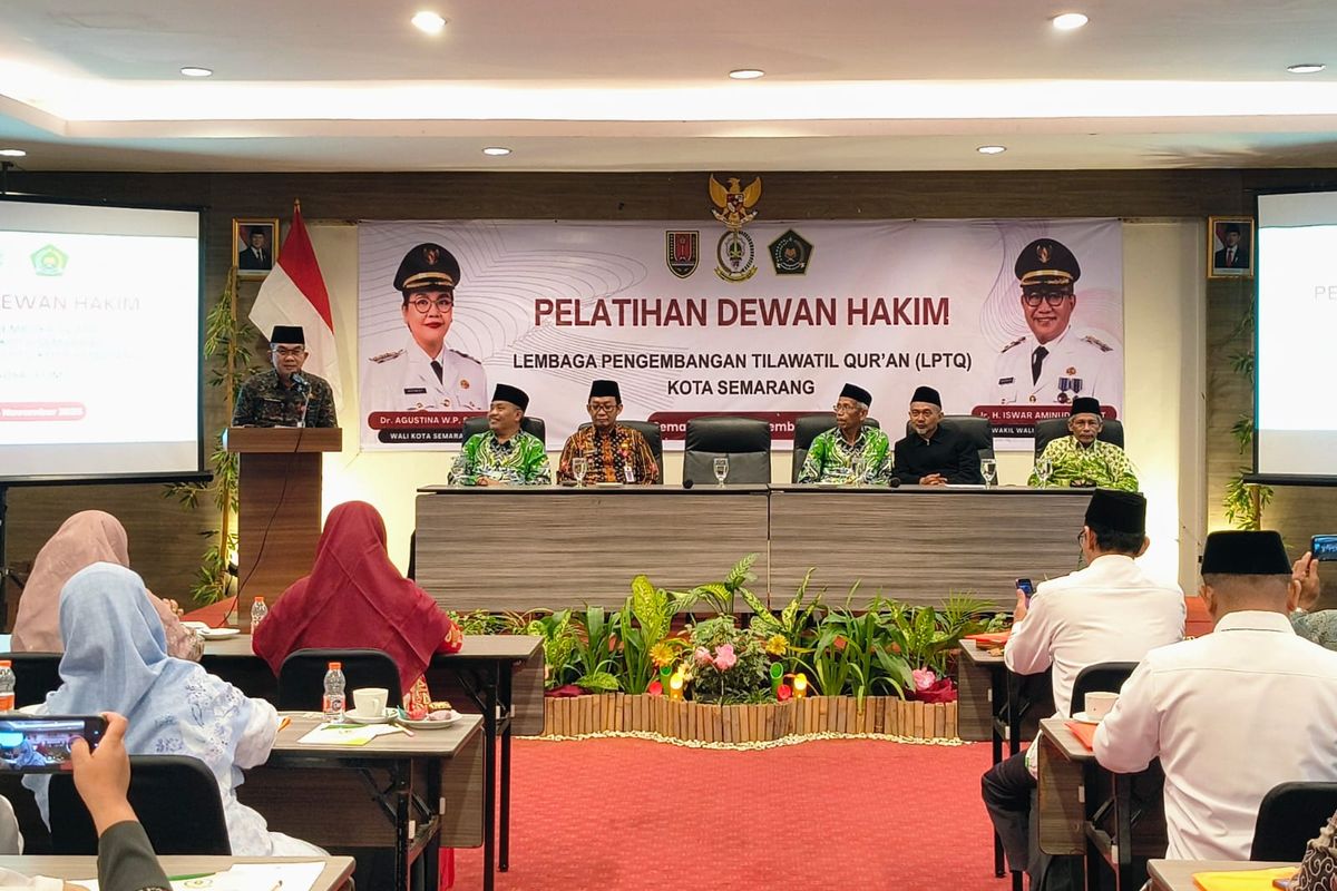 Kegiatan Pelatihan Dewan Hakim yang digelar Lembaga Pengembangan Tilawatil Qur?an (LPTQ) Kota Semarang di Hotel Candi Indah Semarang, Selasa (4/11/2025). 
