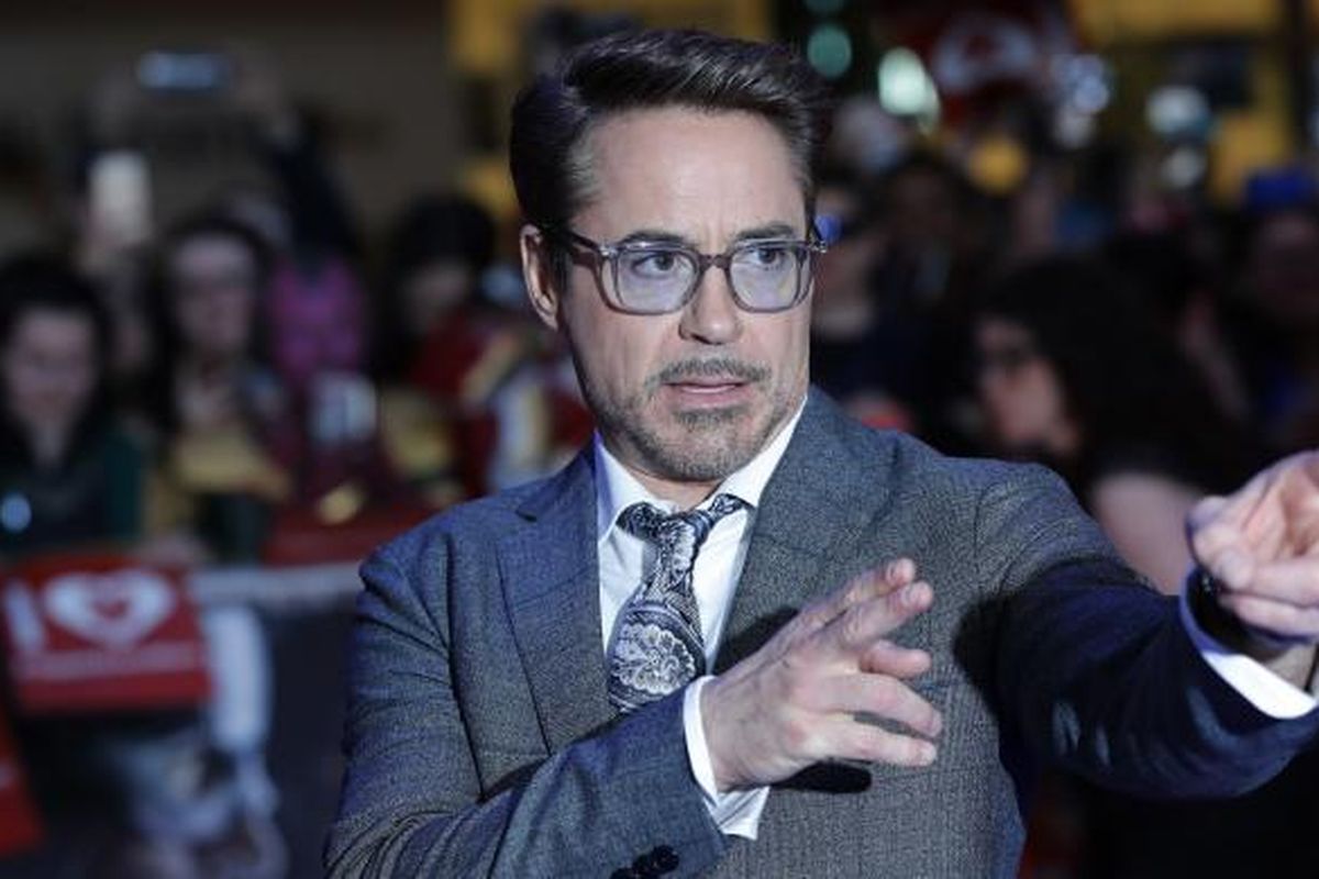 Aktor Robert Downey Jr menghadiri pemutaran perdana (premiere) film Captain America: Civil War di London, Inggris,  Selasa (26/4/2016).
