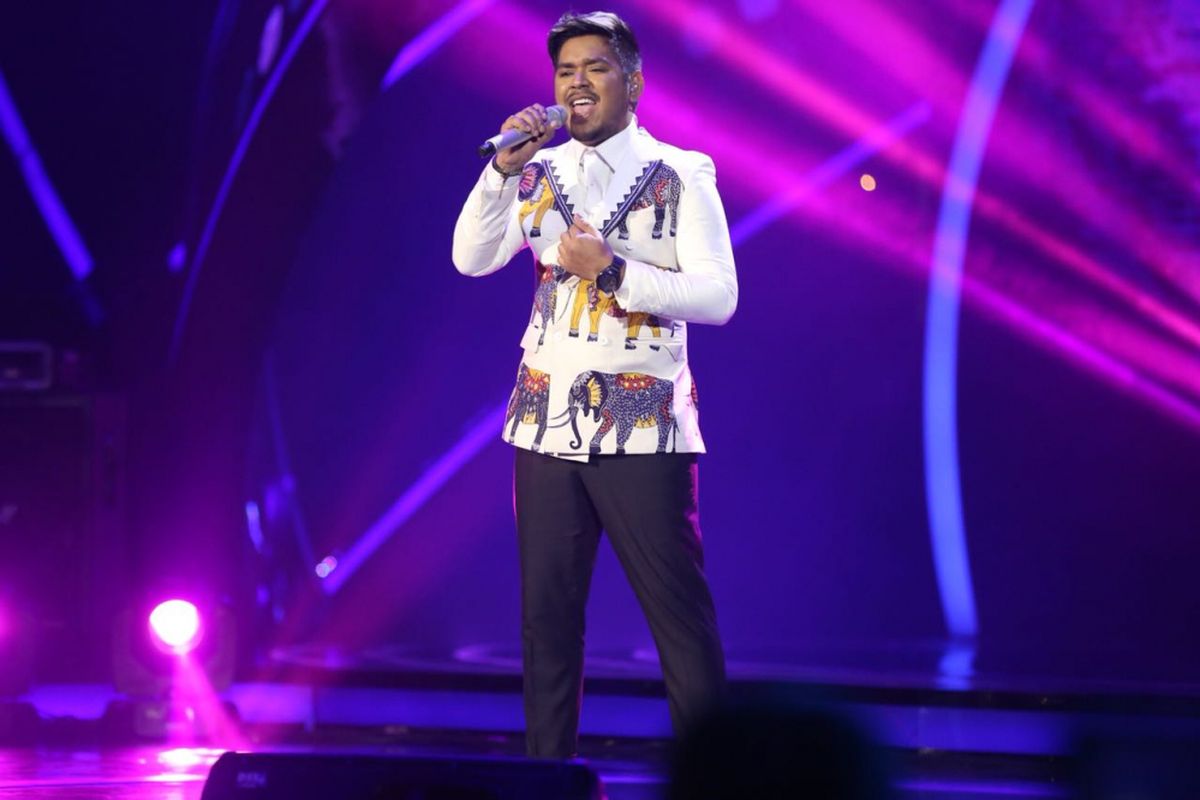 Ahmad Abdul tampil di panggung Result and Reunion Show Indonesian Idol 2018 yang digelar di Ecovention Taman Impian Jaya Ancol, Jakarta Utara, Senin (23/4/2018). 