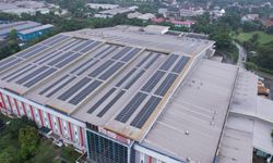 Grup Astra Lirik PLTS Atap untuk Tekan Emisi dan Konsumsi Energi