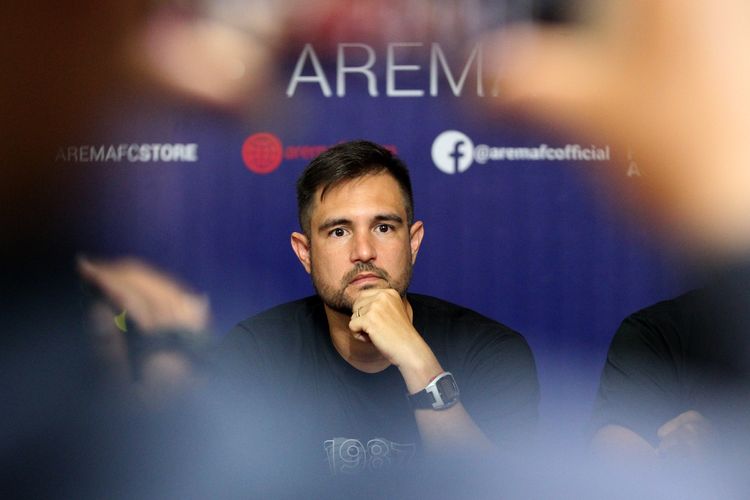 Pelatih kiper Arema FC musim 2020, Felipe Americo.