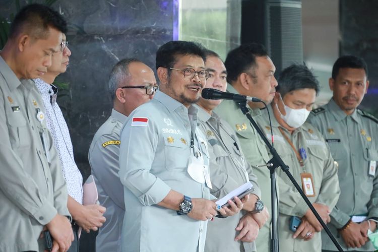 Menteri Pertanian (Mentan) Syahrul Yasin Limpo (SYL) melepas bantuan kemanusiaan untuk korban gempa di Cianjur, Jawa Barat (Jabar), Kamis (24/11/2022).