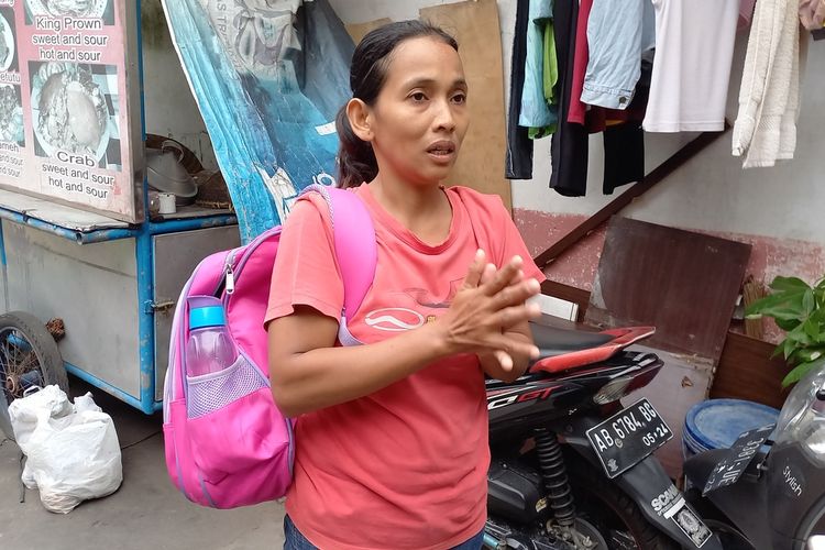 Orangtua EHP Susi Susi Kartiningsih menjelaskan percobaan penculikan di depan rumahnya, Rabu (25/1/2023)