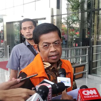 Mantan Sekjen Golkar Idrus Marham kembali mendatangi Gedung Merah Putih Komisi Pemberantasan Korupsi (KPK), Jakarta, Kamis (16/5/2019). Dengan diantar mobil tahanan KPK, ia tiba sekitar pukul 09.55 WIB.