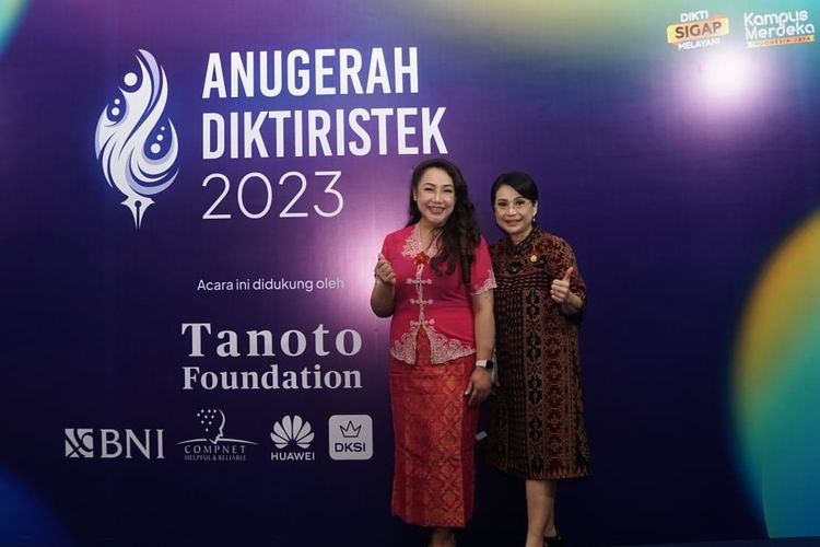 Ukrida meraih Gold Winner dalam Anugerah Kelembagaan Diktiristek 2023 sebagai Perguruan Tinggi Pelaksana Program Kompetisi Kampus Merdeka (PKKM) 2023 Liga III Regional I.