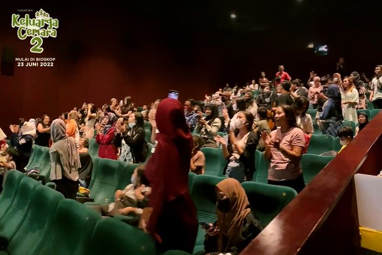 Film Keluarga Cemara 2 mendapatkan sambutan hangat hingga standing ovation saat diputar pertama kali di Balinale 2022.