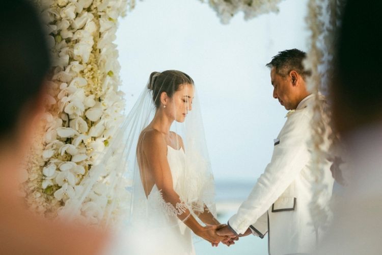 Julie Estelle resmi menikah dengan David Tjiptobiantoro