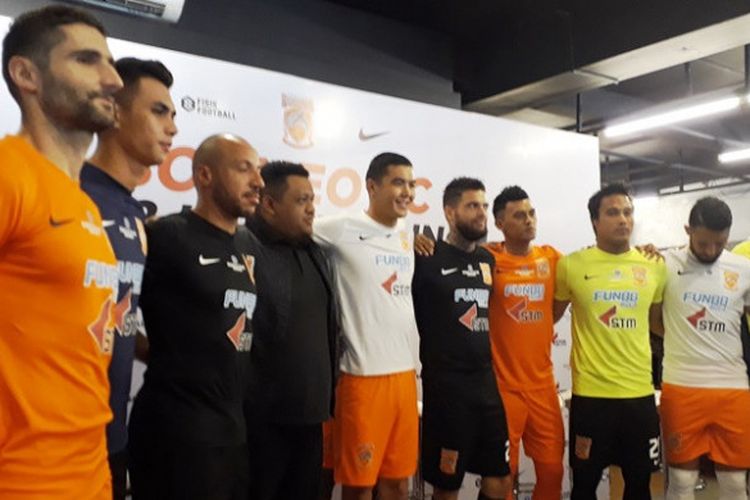 Peluncuruan seragam baru Borneo FC di Fisik Football, Jakarta, Senin (12/2/2018). 