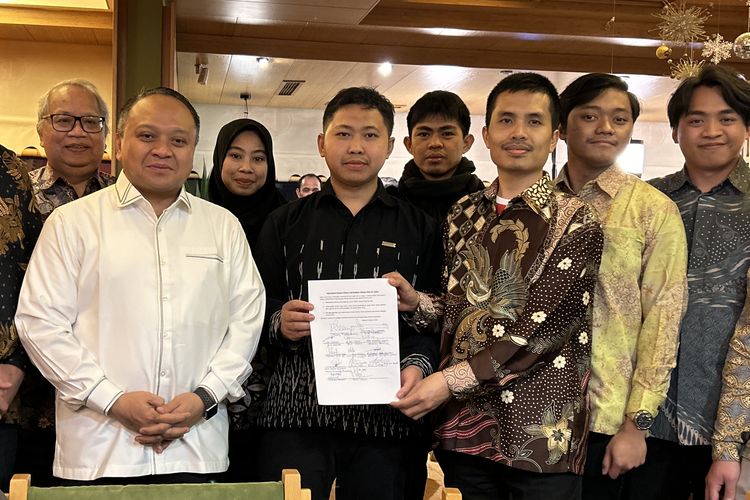 Masyarakat Indonesia di Turkiye deklarasikan Pemilu damai di Liva Restaurant, Ankara, pada Sabtu (3/2/2024).