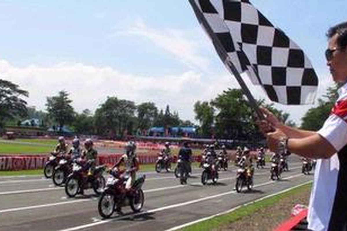 Kualifikasi PON XVIII 2012 cabor balap motor yang diselenggarakan di Sirkuit Sentul.