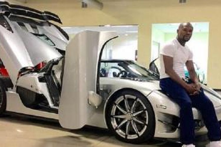 Floyd Mayweather Jr dan mobil super-nya