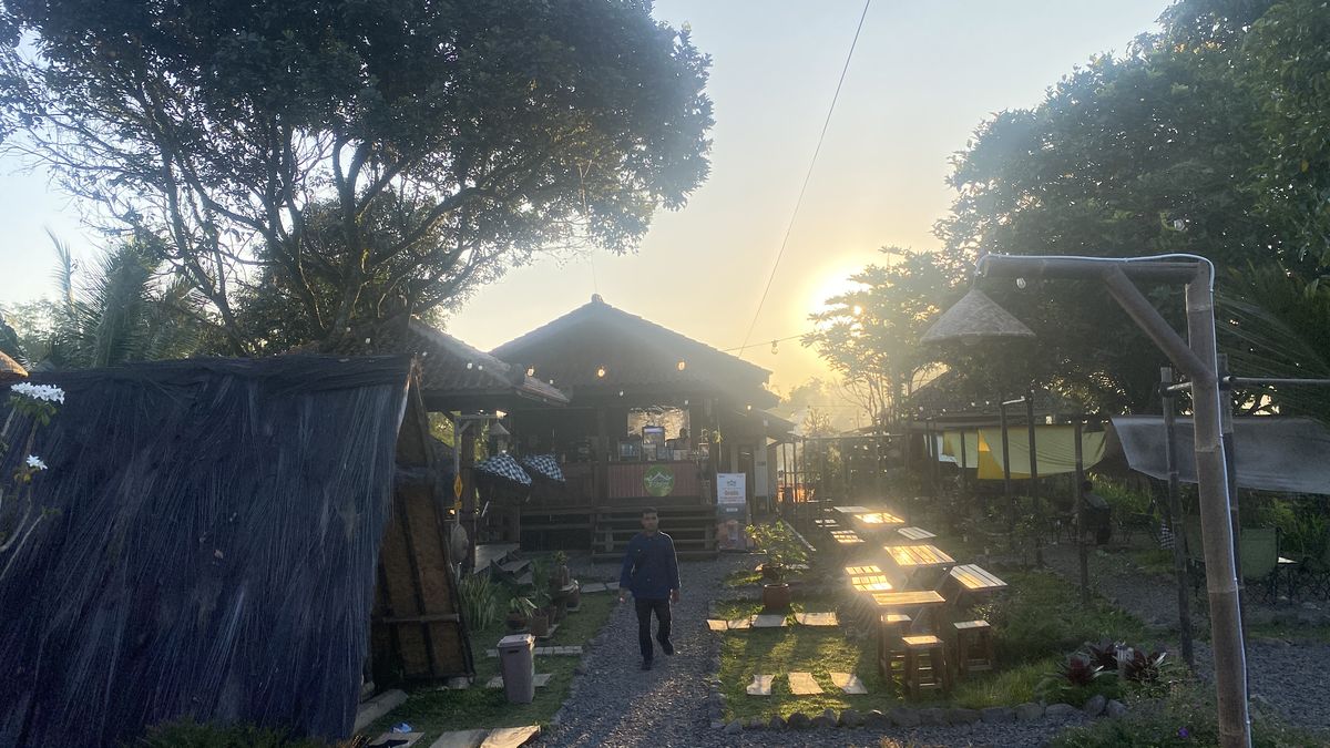 Melihat Kafe di Sukabumi Sulap Sampah Jadi Manfaat, Organik Masuk Biopori, Plastik ke Bank Sampah