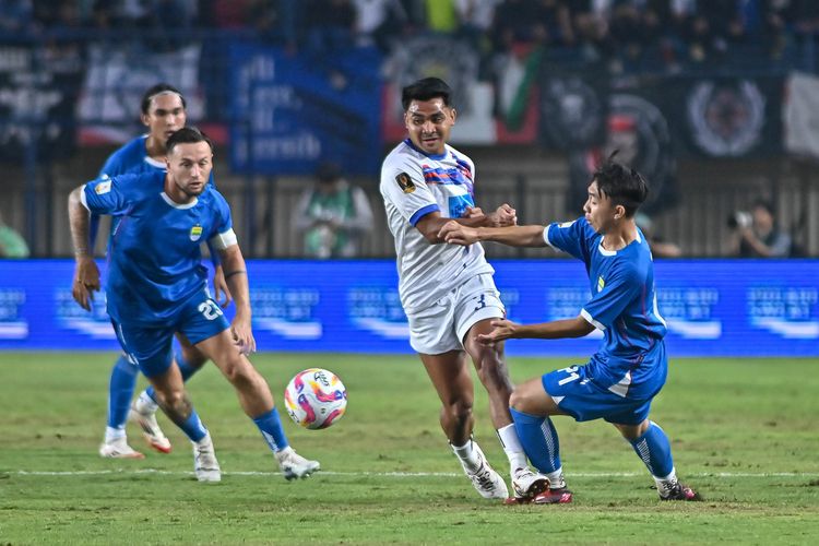Link Live Streaming Persib Bandung Vs Dewa United, Kickoff 19.30 WIB
