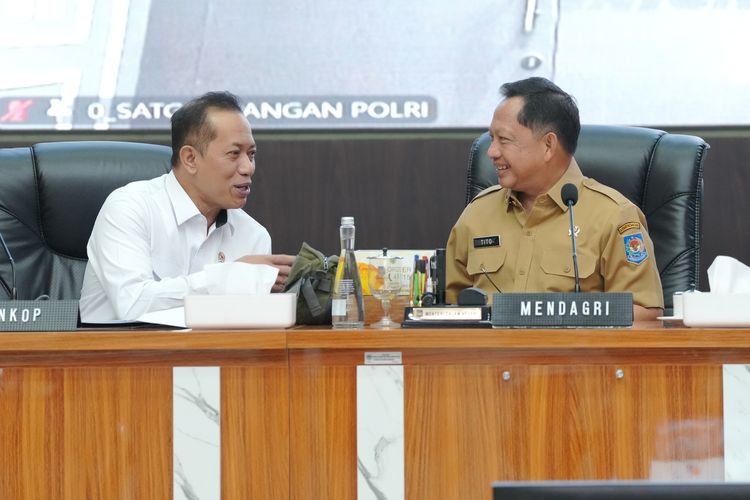 Kendalikan Inflasi, Mendagri Tito Minta Pemda Waspadai Harga Ayam, Telur, dan Beras
