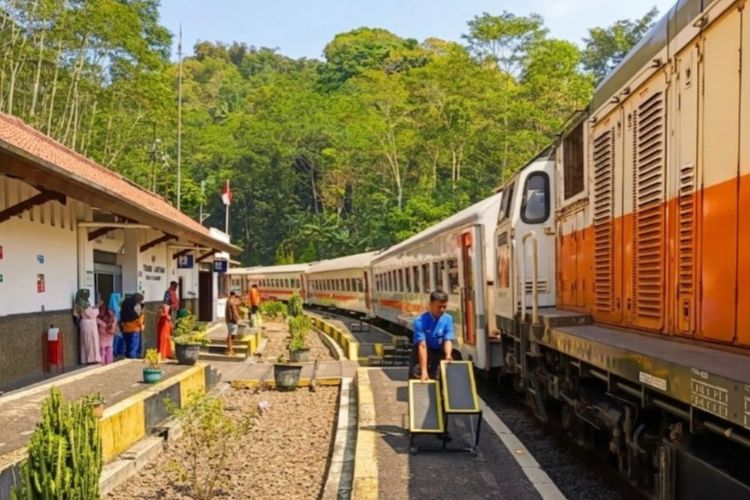 Tanah Ambles di Cibeber-Lampegan, Perjalanan KA Siliwangi Dibatalkan