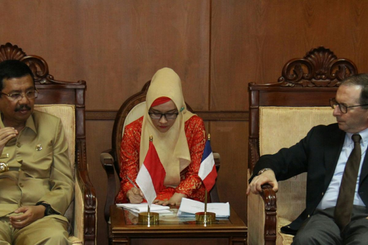 Gubernur Sumut menerima kunjungan Dubes Prancis untuk Indonesia Jean Charles Berthonnet, Senin (10/4/2017)