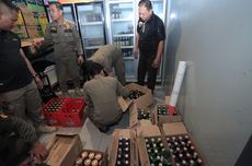 [HOAKS] Video Warga Sumut Tahan Pintu Kaca Saat Banjir Menerjang