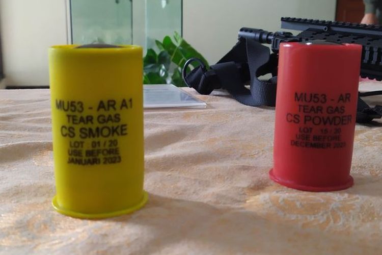 Gas air mata produksi PT Pindad Persero.