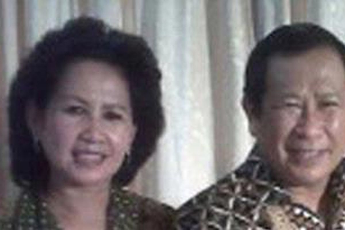 Susno Duadji dan istrinya, Herawati.