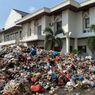 Ketika Tumpukan Sampah Hiasi Jalanan Kota Pekanbaru Riau...