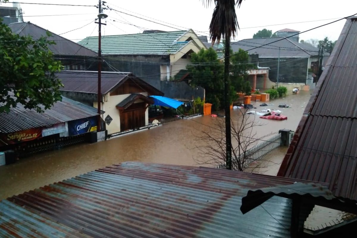 Badan Penanggulangan Bencana Daerah (BPBD) Kota Manado melaporkan hujan sebagai salah satu pemicu terjadinya bencana tersebut.