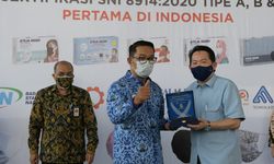 Serahkan Sertifikasi SNI ke Masker Ateja, Emil Akui Sedang Buat Kain Antivirus