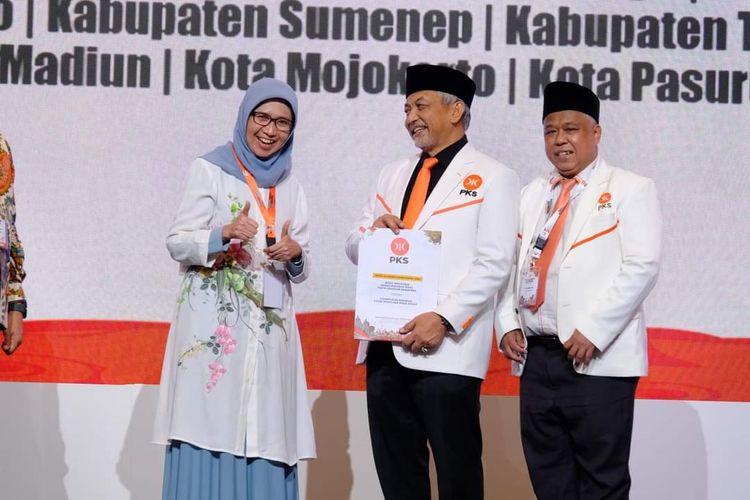 Indah Amperawati menerima rekomendasi dari Partai Keadilan Sejahtera (PKS) di Jakarta, Selasa (20/8/2024)