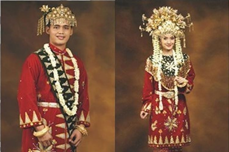 Baju Seting sering dipadukan dengan Kain Cual dalam pakaian pengantin khas Bangka Belitung. 