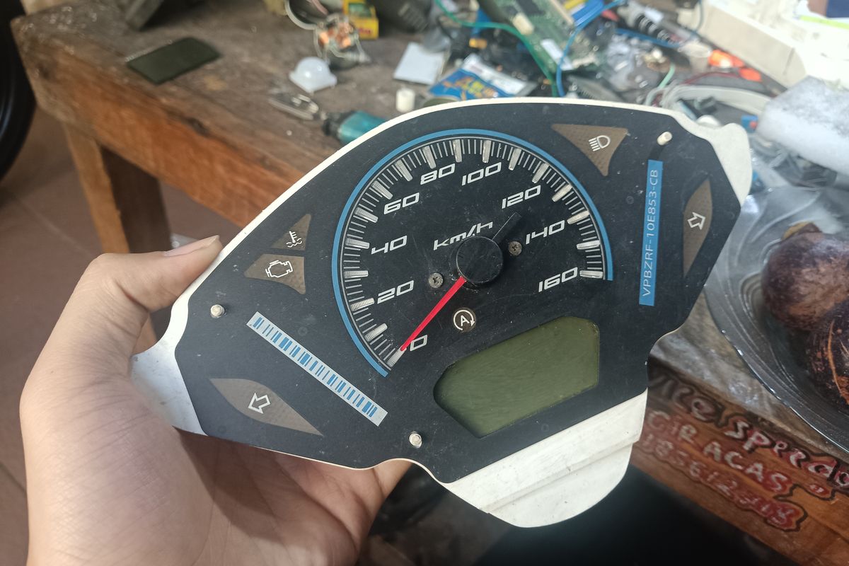 Bedanya speedometer motor digital dan analog