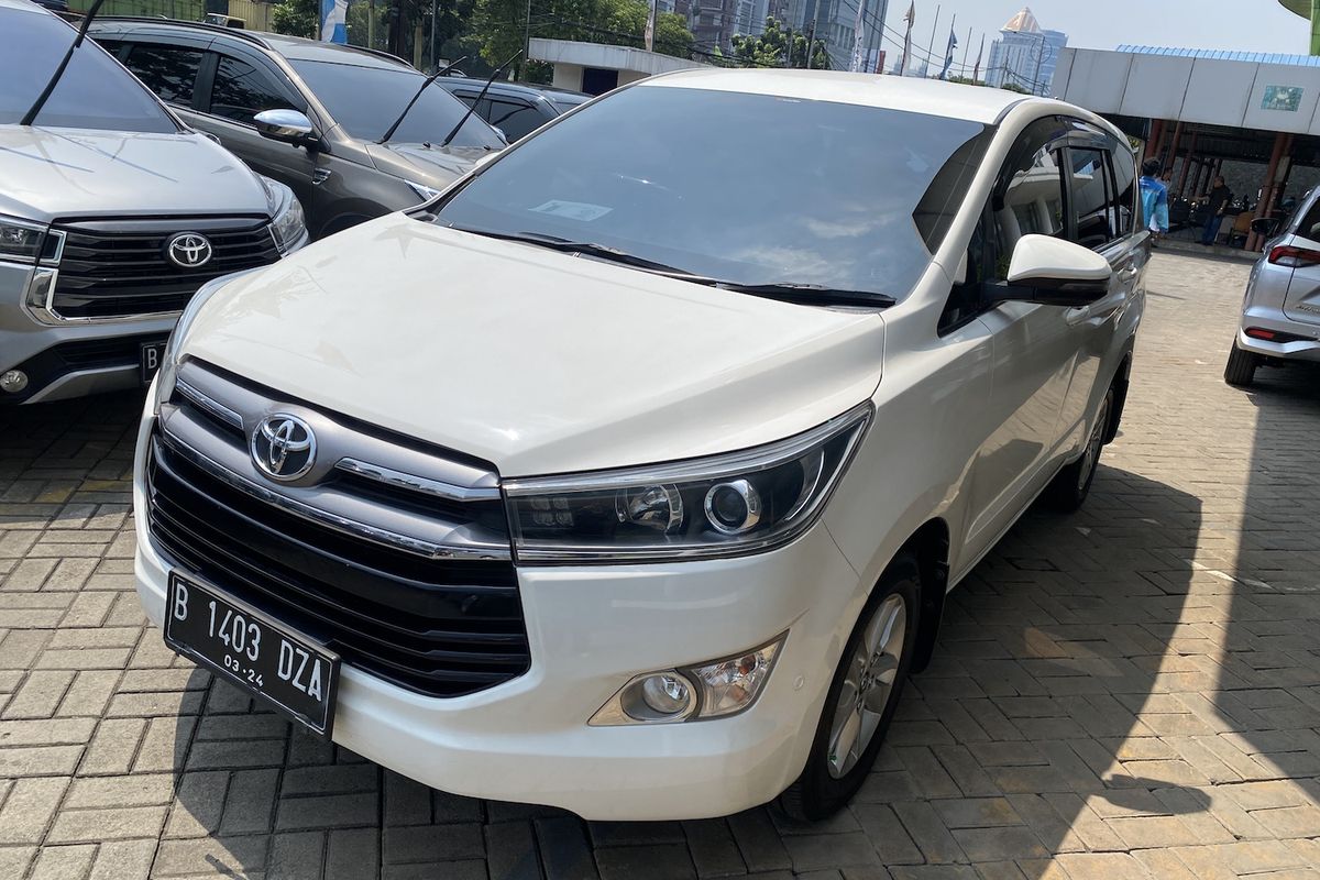 Mobil bekas Toyota Innova Diesel V AT 2019