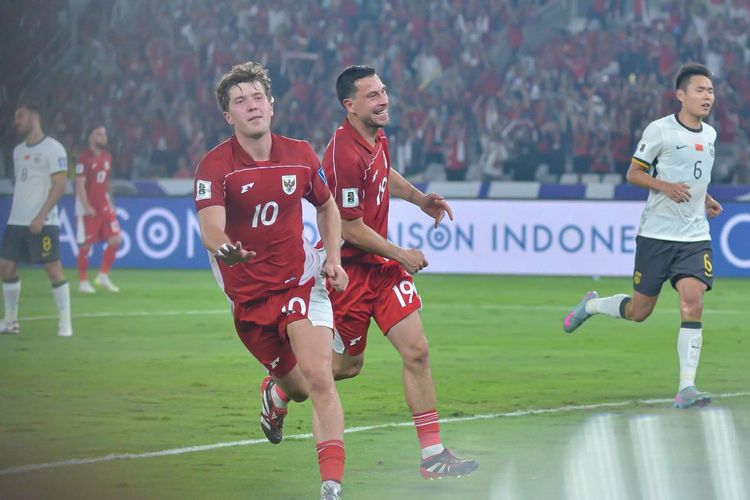 Momen selebrasi Ole Romeny dalam partai Grup C Kualifikasi Piala Dunia 2026 zona Asia antara Timnas Indonesia vs China di Stadion Utama Gelora Bung Karno pada Kamis (5/6/2025).