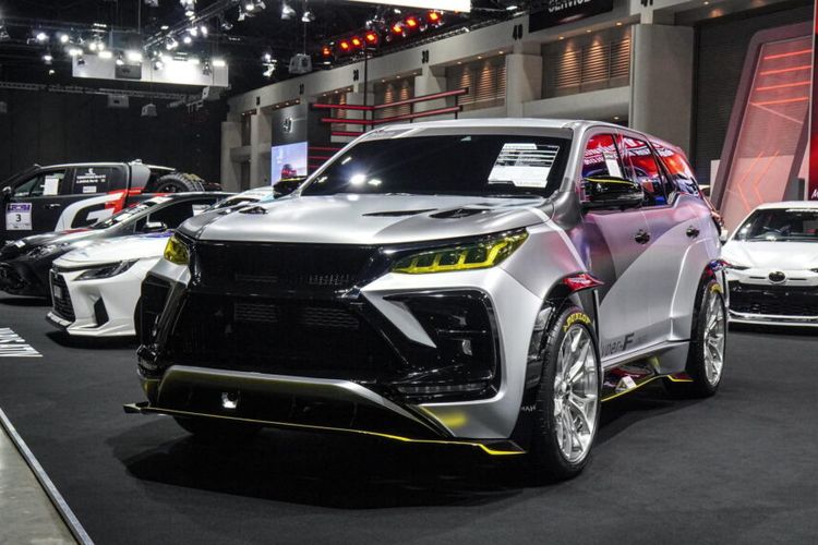 Toyota membawa mobil konsep Toyota Hyper-F ke Bangkok Auto Salon 2024. 