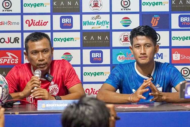 Jelang laga ke-9 Liga 1 2022-2023 melawan Madura United, pelatih Bhayangkara FC Widodo Cahyono Putro dan Putu Gede mengadakan konferensi pers di Stadion Gelora Ratu Pamelingan Pamekasan, Rabu (7/9/2022) sore. 