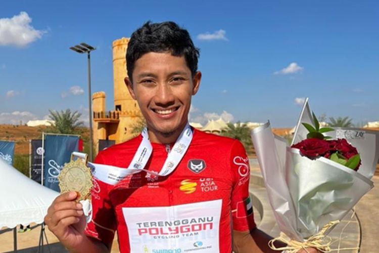 Aiman Cahyadi, atlet road bike Indonesia, berhasil duduki peringkat pertama se-Asia dalam rangkaian rangkaian UCI Asia Tour 2023, Tour of Sharjah, Uni Emirat Arab.