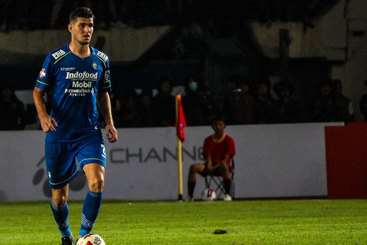 Bek Persib Bandung, Nick Kuipers. 