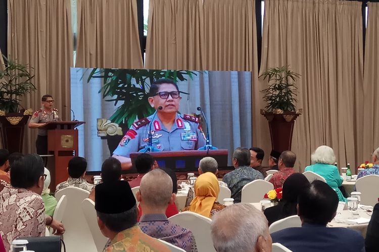 Kepala Lembaga Pendidikan dan Pelatihan (Lemdiklat) Polri Irjen Unggung Cahyono, hadir dalam acara ulang tahun mantan Kapolri Jenderal Polisi (Purn) Awaloedin Djamin yang ke-90 tahun. Acara peringatan ultah mantan Kapolri ke-8 era Presiden Soeharto itu digelar di Hotel Dharmawangsa, Jakarta Selatan, Selasa (26/9/2017).  