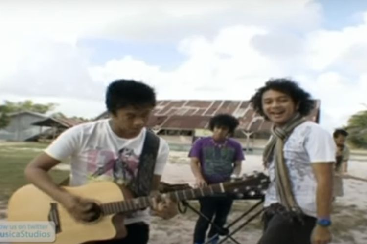 data lagu nidji laskar pelangi