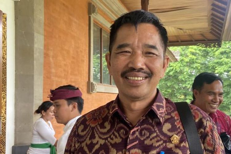 Komisi 1 DPRD Bali telah mengeluarkan surat rekomendasi pembongkaran tembok Garuda Wisnu Kencana (GWK) yang tutup akses jalan pemukiman warga.