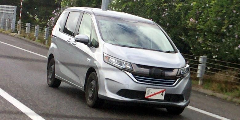 Honda Freed generasi terbaru sedang melakukan tes di Jepang tanpa kamuflase.