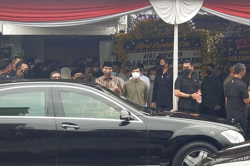 Bertemu Jokowi di Rumah Duka Miyono, Gibran Bicarakan Banyak Hal