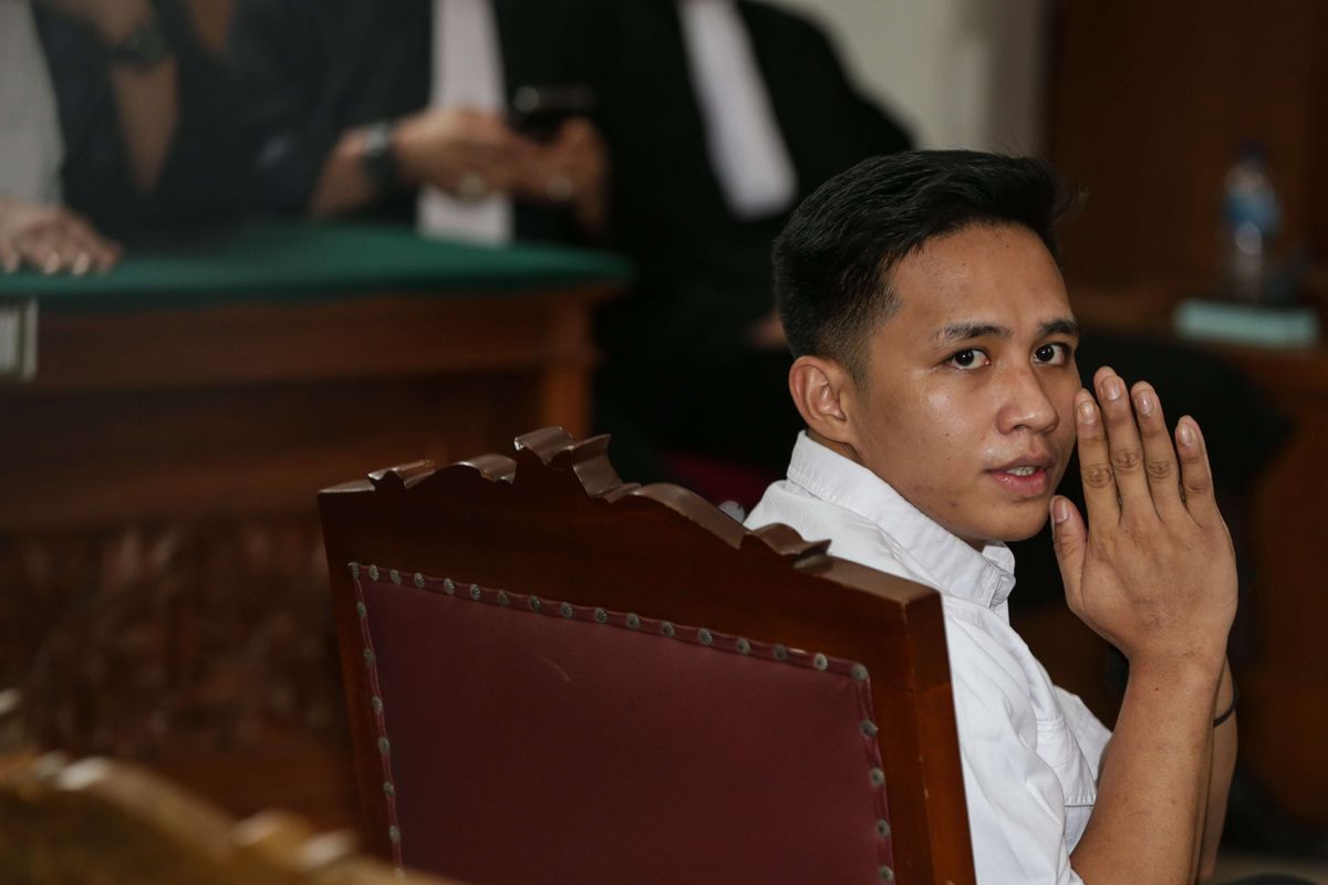 Terdakwa kasus dugaan pembunuhan berencana terhadap Nofriansyah Yosua Hutabarat atau Brigadir J, Richard Eliezer menjalani sidang vonis di Pengadilan Negeri Jakarta Selatan, Rabu (15/2/2023). Richard Eliezer divonis hukuman 1,5 tahun penjara.