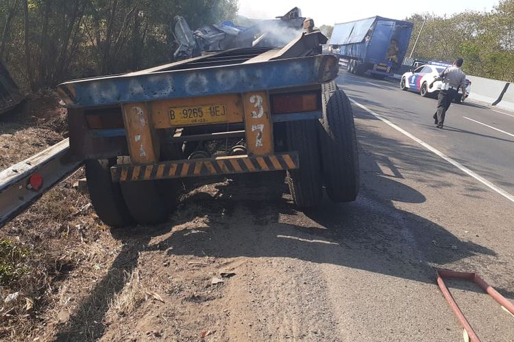 Kecelakaan lalu lintas kembali terjadi di Jalan Tol Purbaleunyi ruas Cipularang KM 92 arah Jakarta, Selasa (10/9/2019) siang, pukul 14.30 WIB.