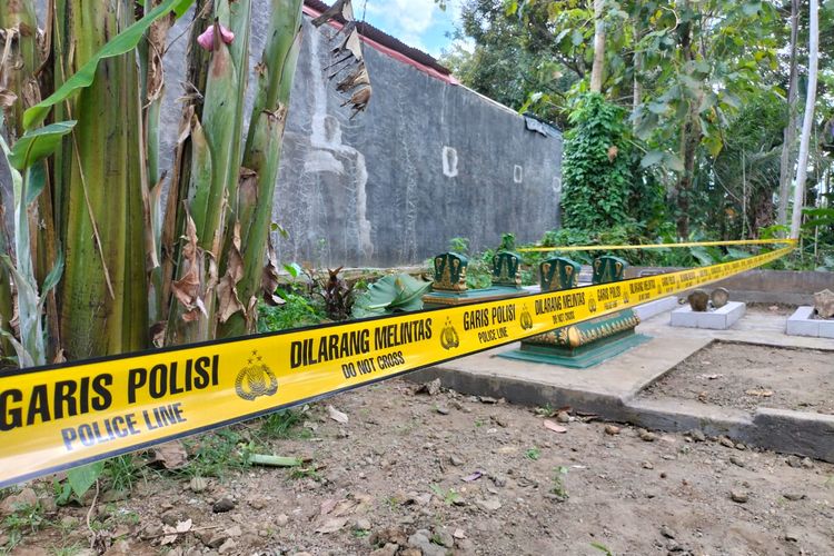 Warga Jember temukan mayat bayi yang dibuang di makam keluarga pada Minggu (14/7/2024)