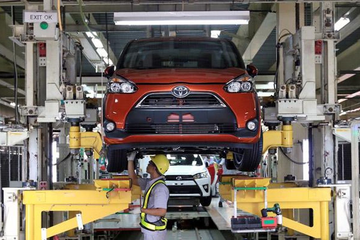 Toyota Sienta diproduksi di Plant II milik Toyota Motor Manufacturing Indonesia (TMMIN) di Karawarang, Jawa Barat.