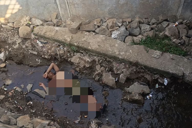 Warga Tangkap Pemakai Sabu di Matraman, Pelaku Dihukum Ceburkan Diri ke Kali